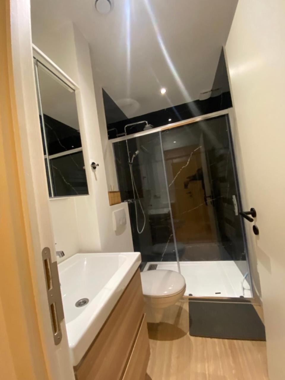 דירות בריסל Cozy Flat מראה חיצוני תמונה