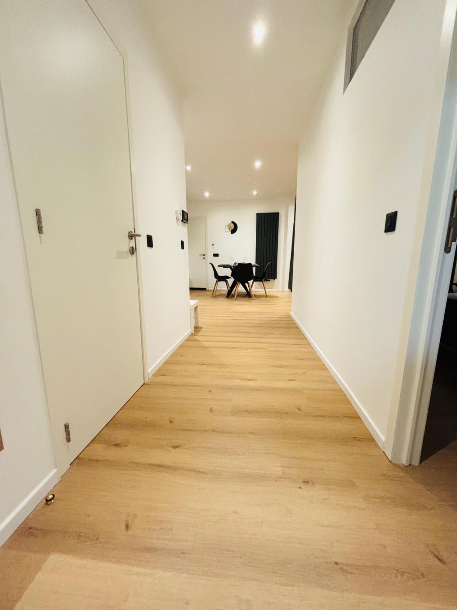 דירות בריסל Cozy Flat מראה חיצוני תמונה