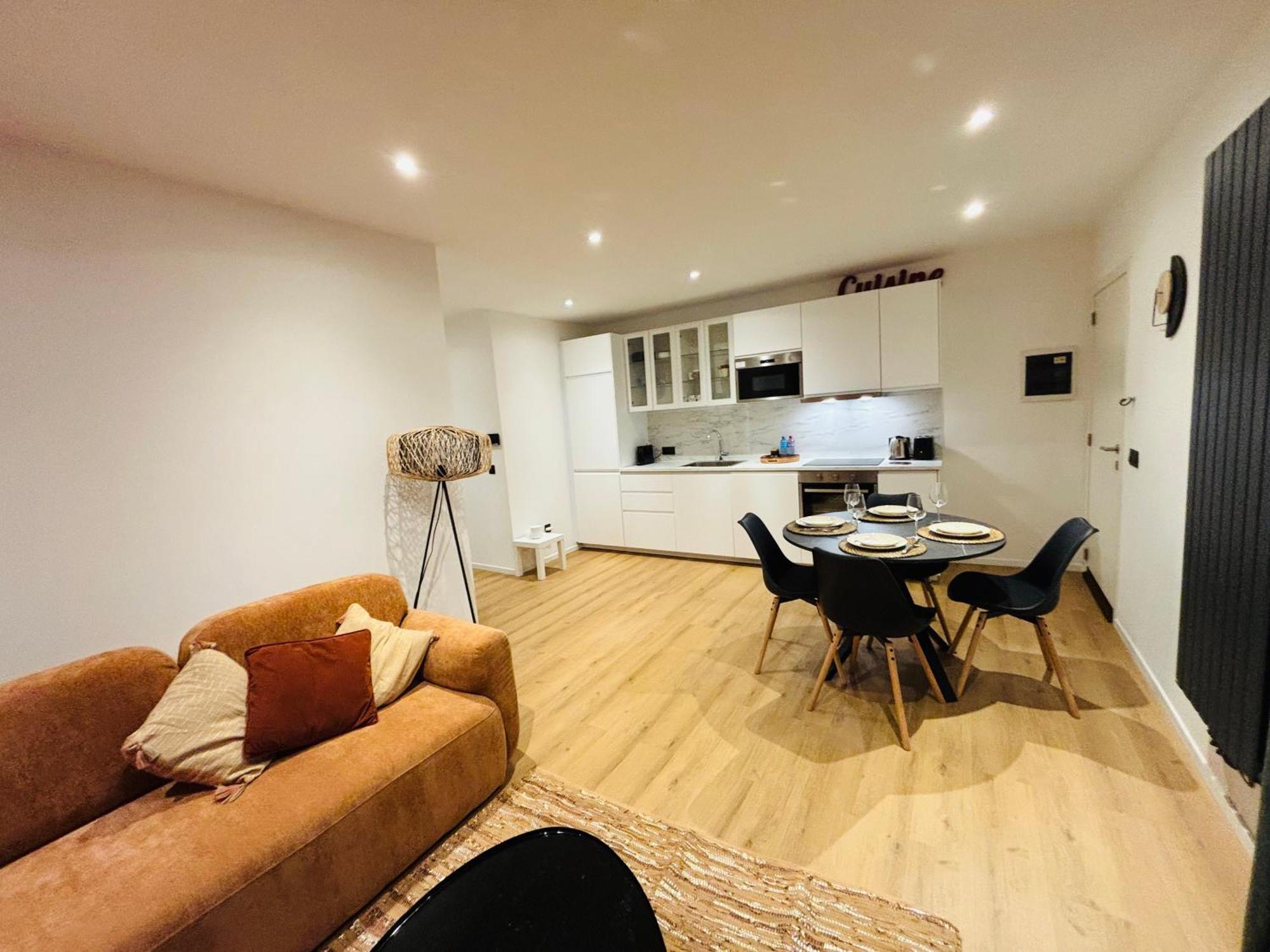 דירות בריסל Cozy Flat מראה חיצוני תמונה